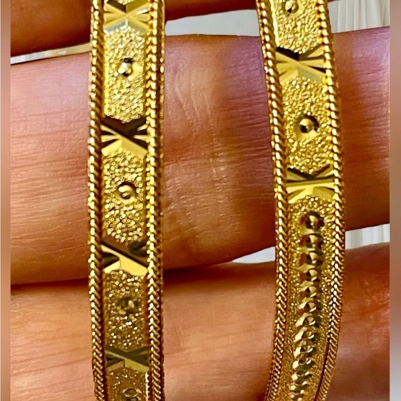 Bangles 22K Gold Plated Numerical Design Set of 2 Bangles Brand New - Picture 7 of 10